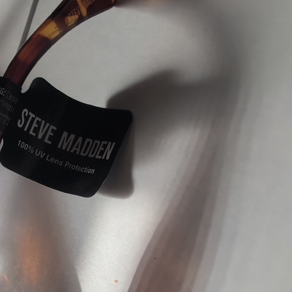 Steve Madden Tortoise Cat-Eye Sunglasses in Brown and Amber - Picture 2 of 4